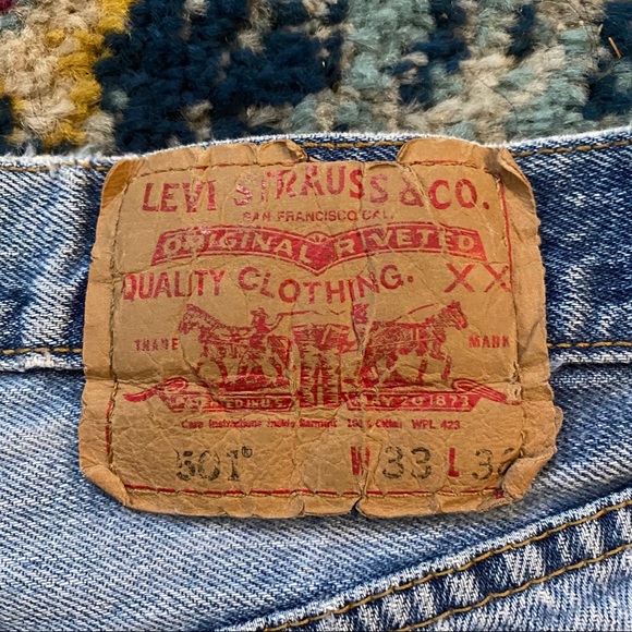 Levi 501 cut off shorts - Picture 4 of 7